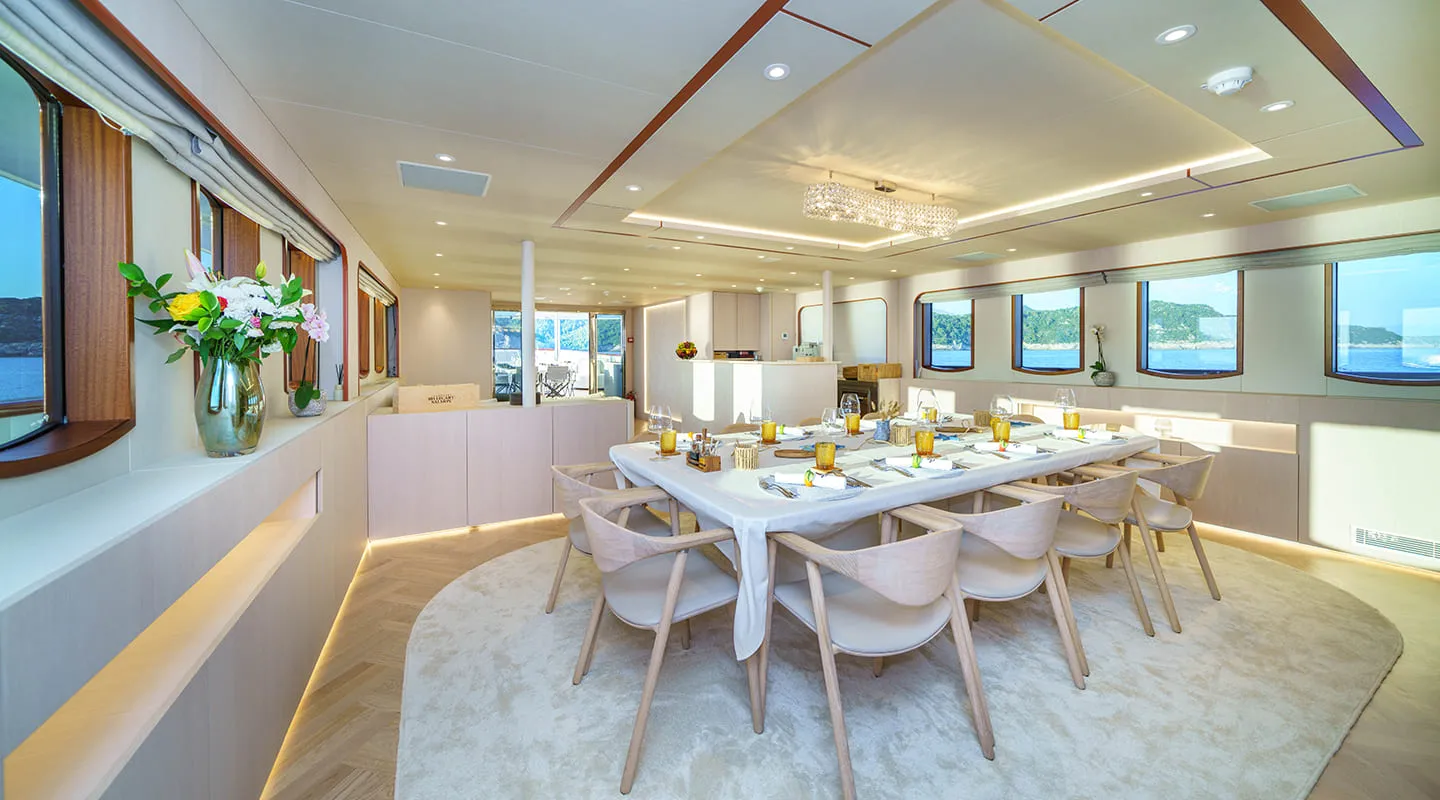 MAIA Dinning area in salon