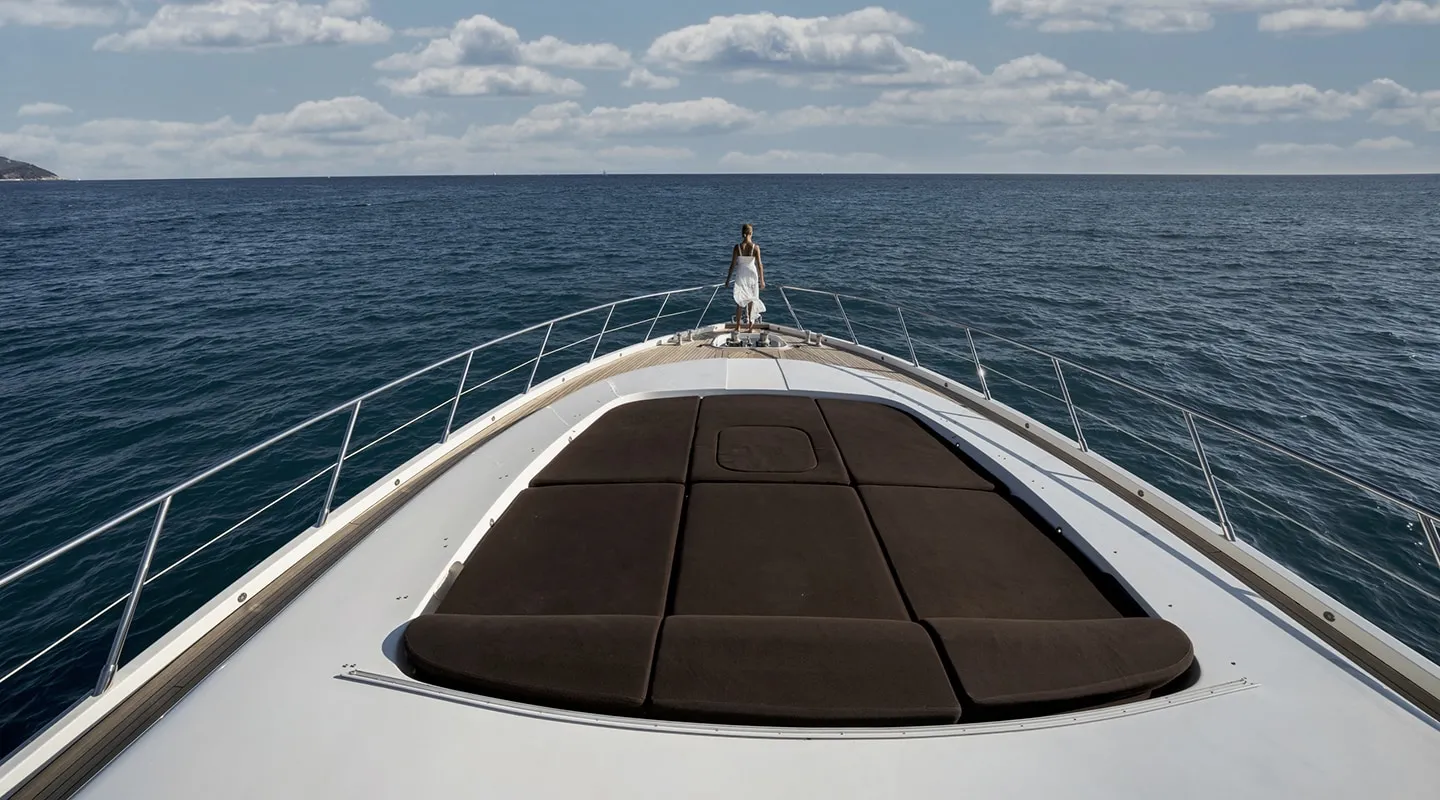 MANU Bow deck