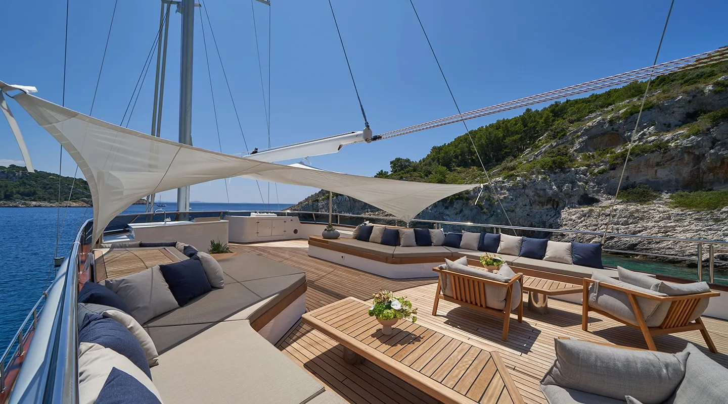 MARALLURE Sun deck