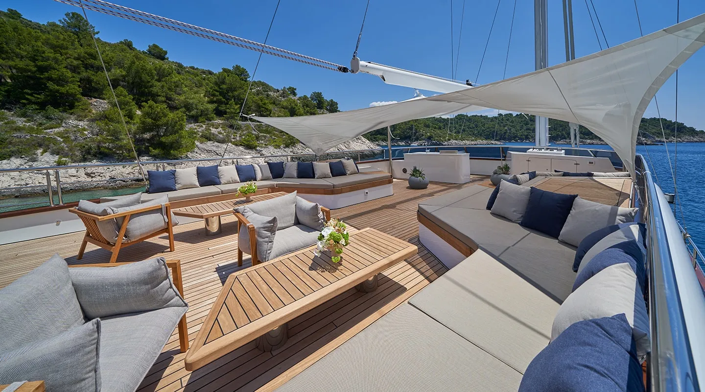 MARALLURE Sun deck