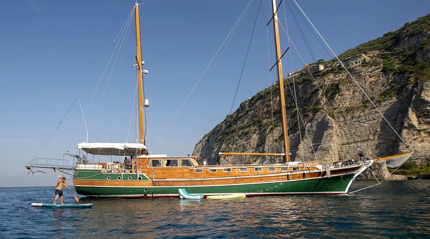 MARIA GIOVANNA Anchored