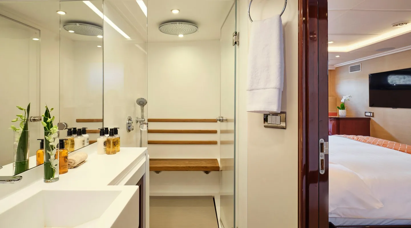 MIA ZOI Master ensuite