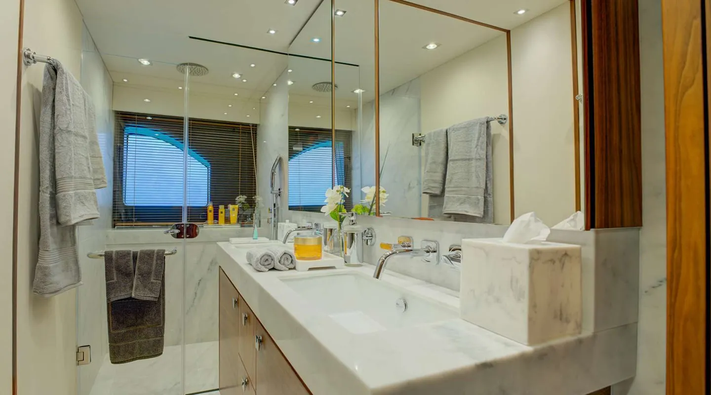 MIKEL ANGELO Bathroom