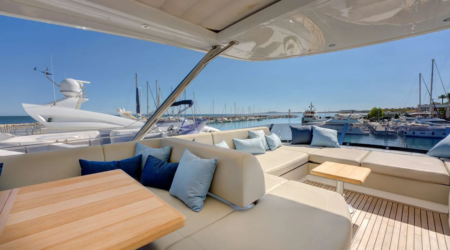 MIKEL ANGELO Flybridge