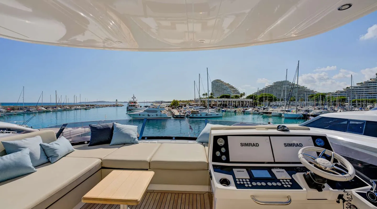 MIKEL ANGELO Flybridge