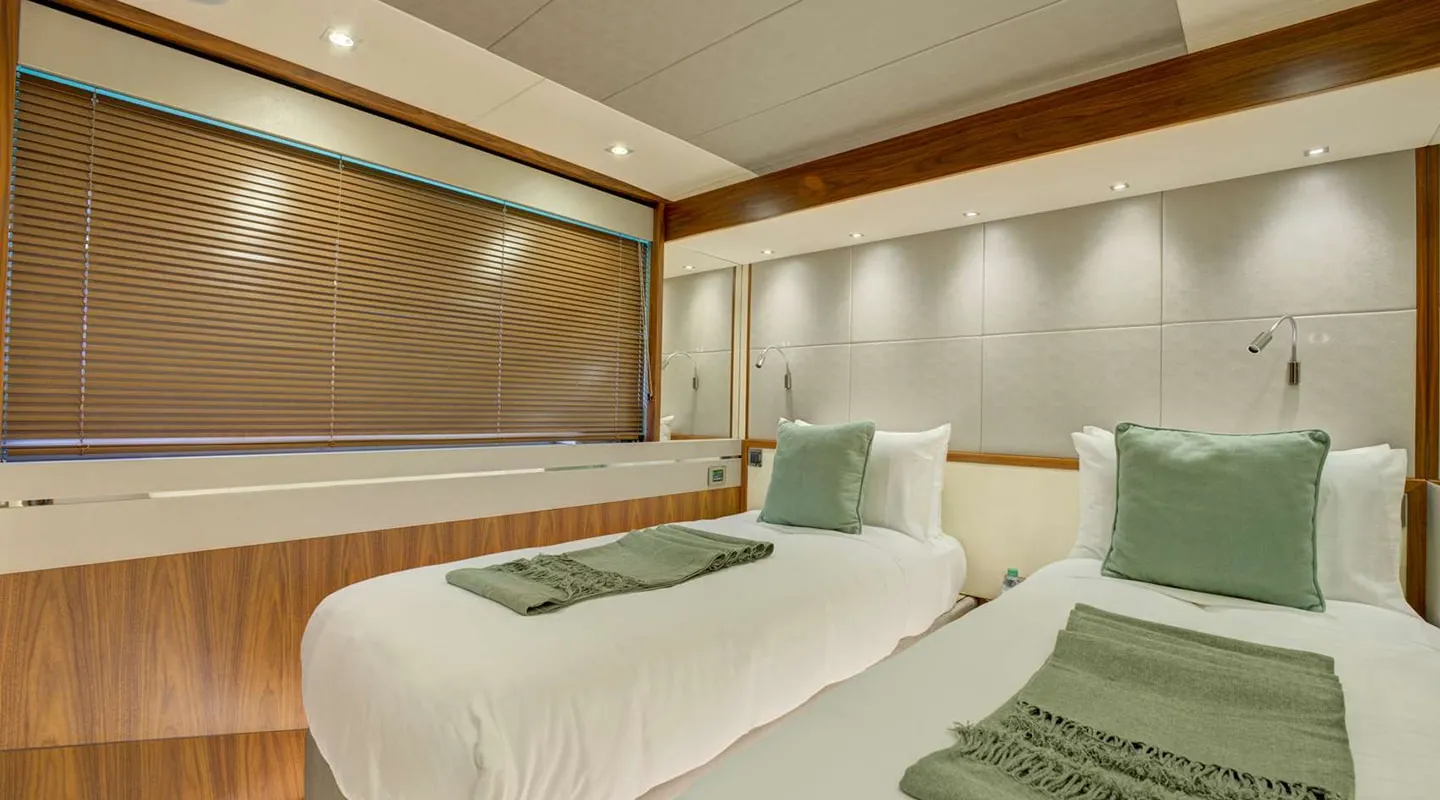 MIKEL ANGELO Twin cabin