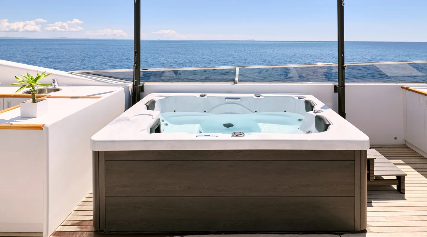 MOBIUS Jacuzzi