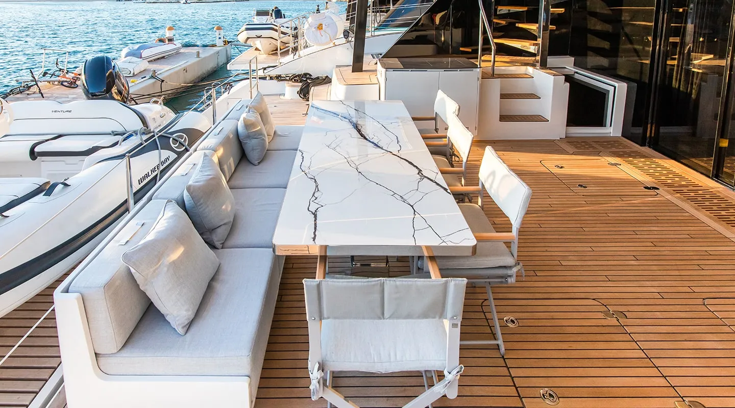 MR.SI Aft deck