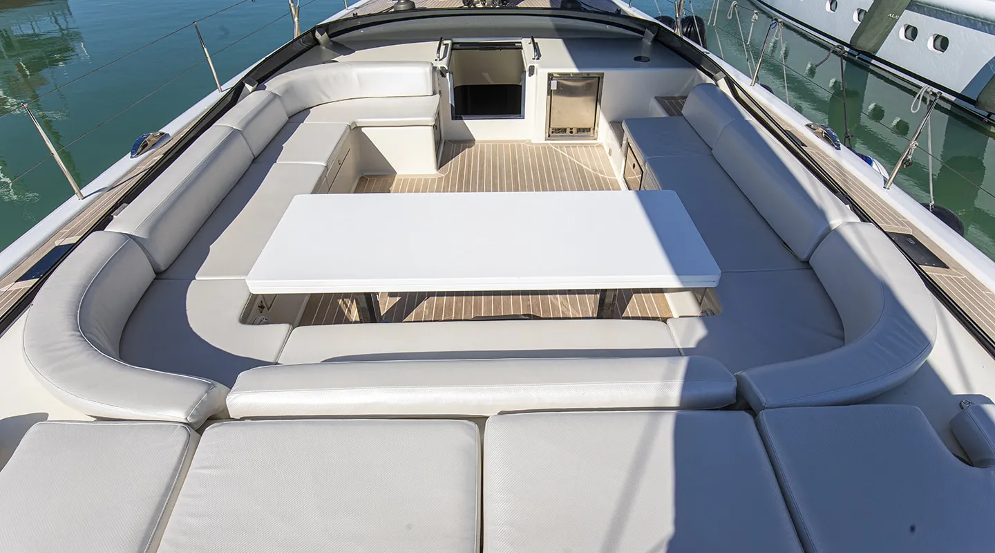 NAKUPENDA Aft deck