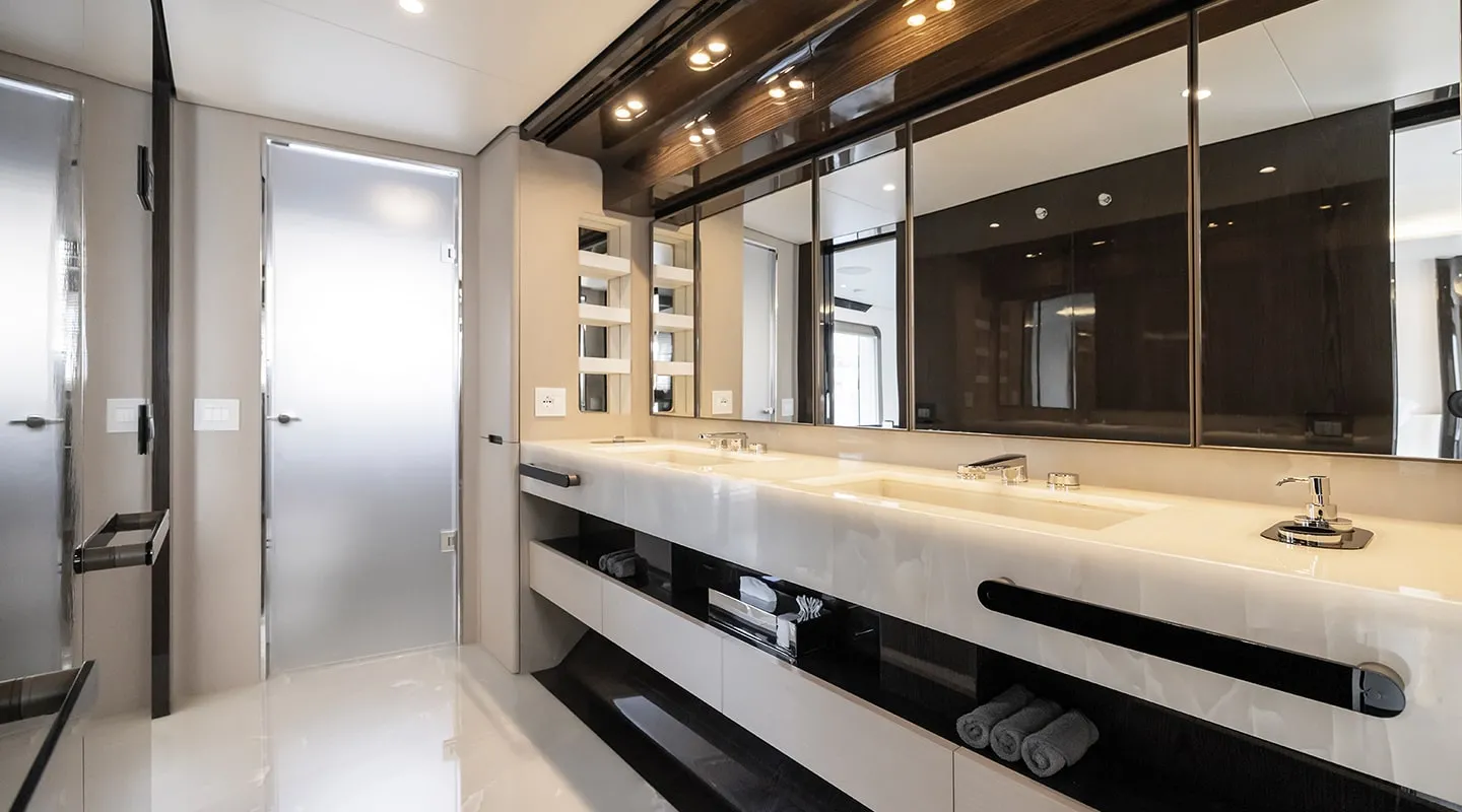 NEMESIS Master bathroom