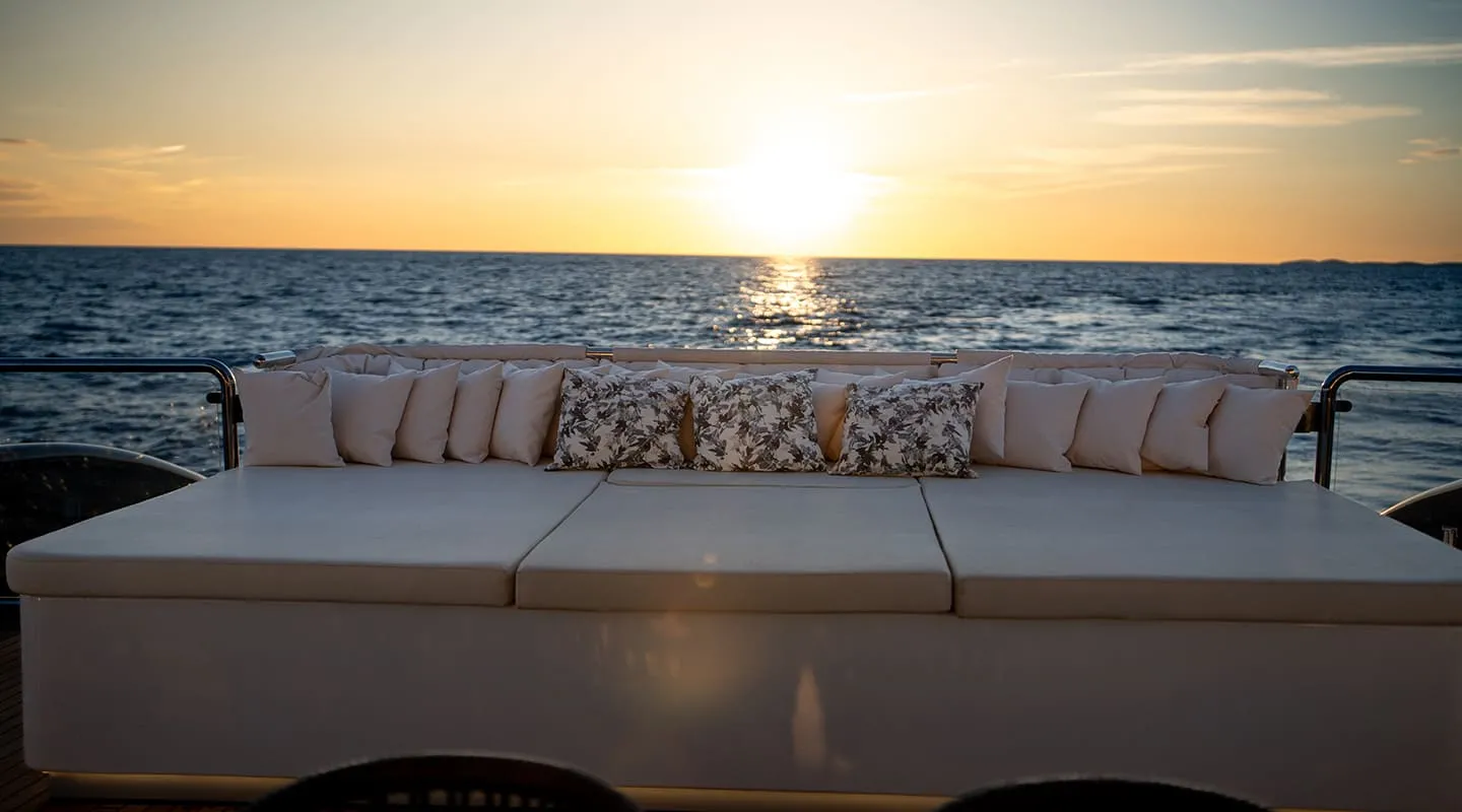 NOCTURNO Aft deck