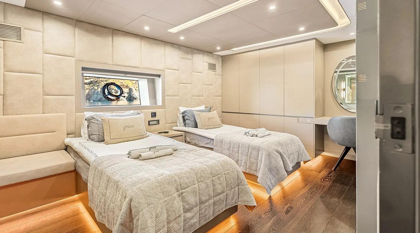NORTH WIND Twin cabin