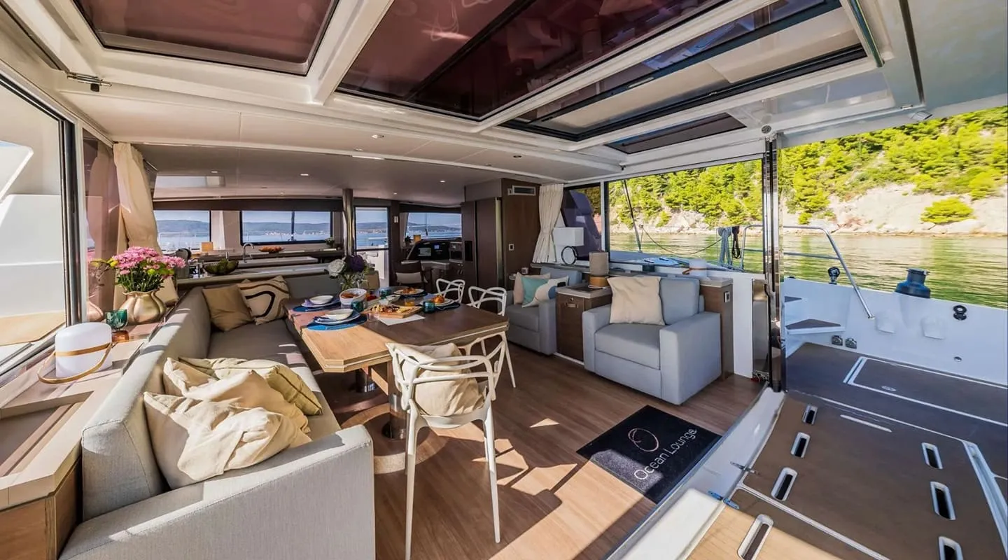 OCEAN LOUNGE Aft deck