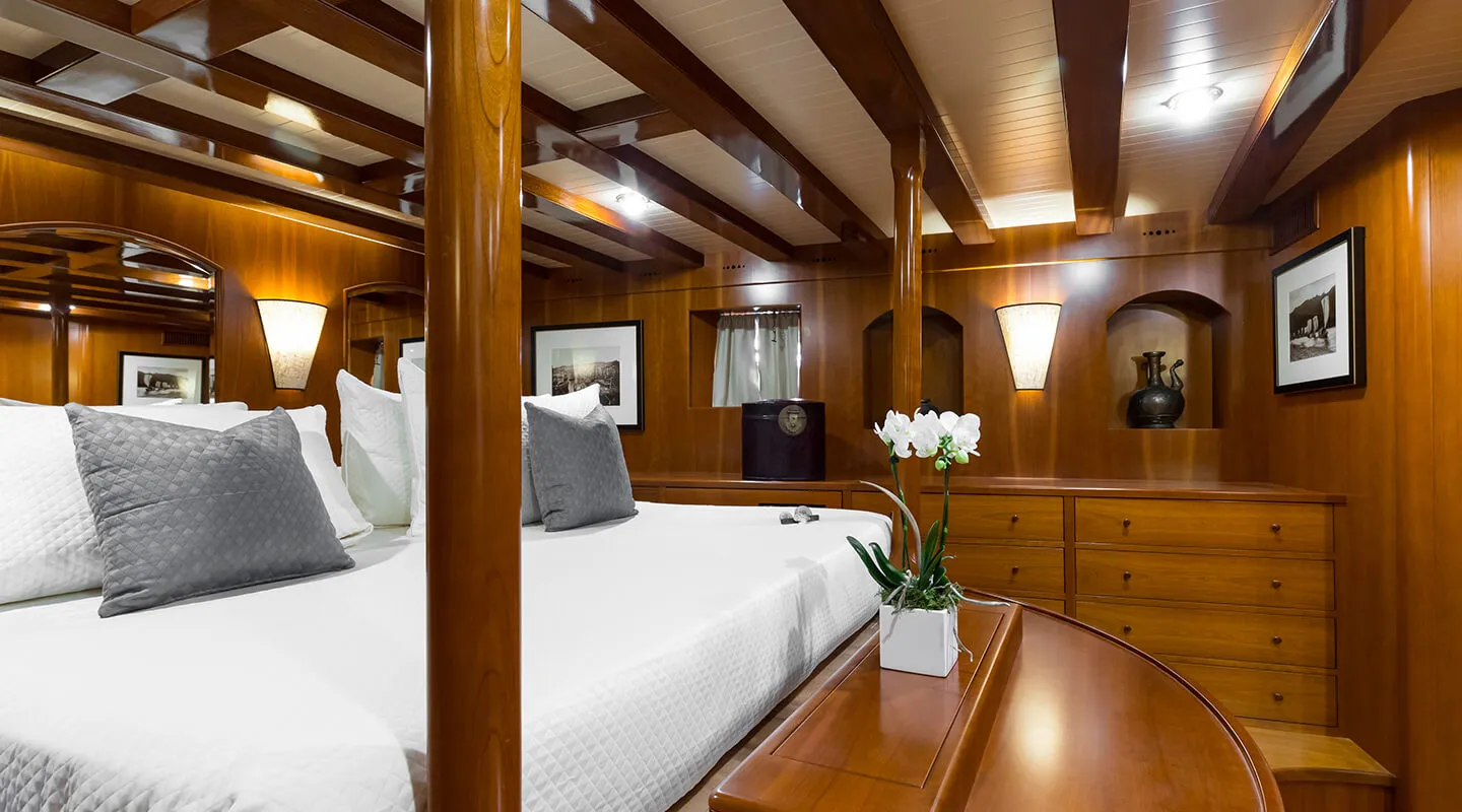 OVER THE RAINBOW Double cabin