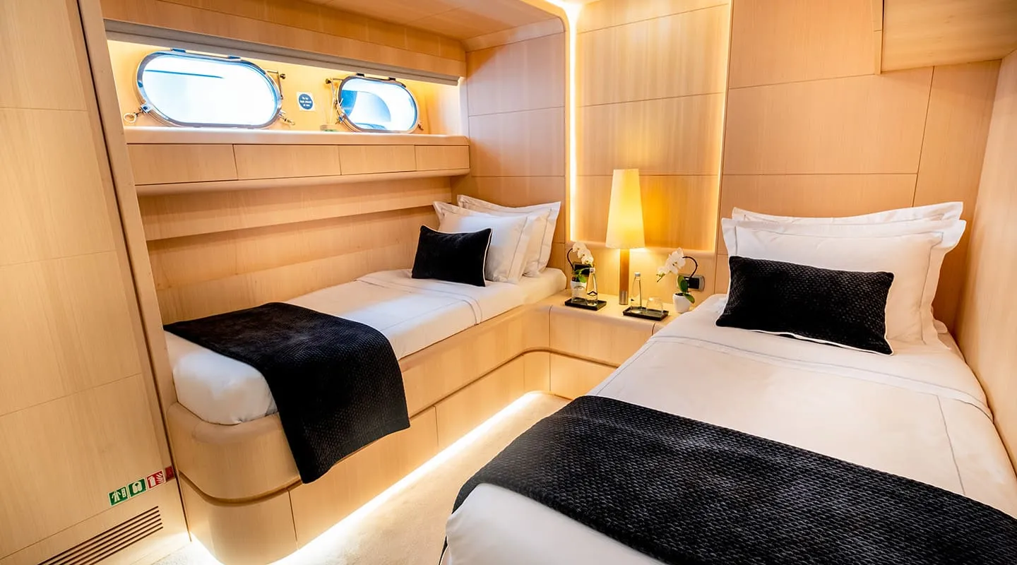 PAREAKI II Twin cabin