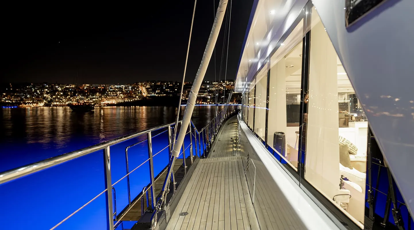 PERLA DEL MARE Side deck