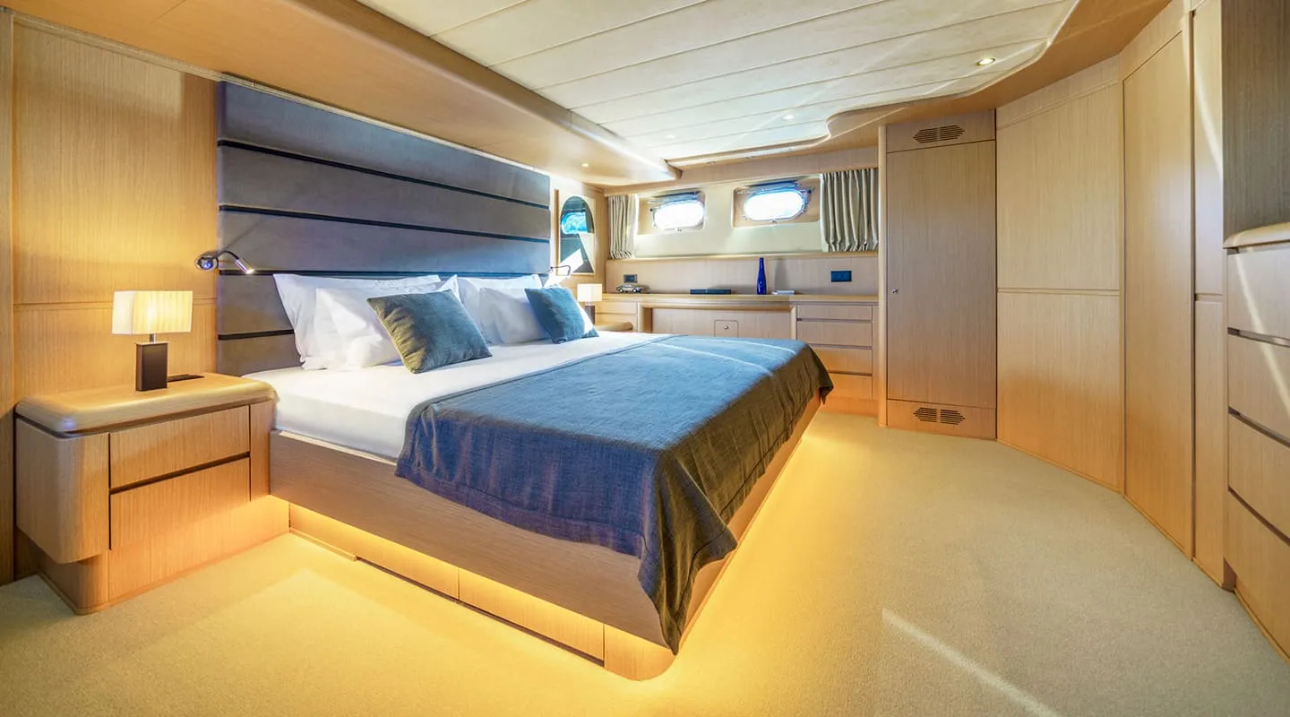 PHANTOM Master cabin