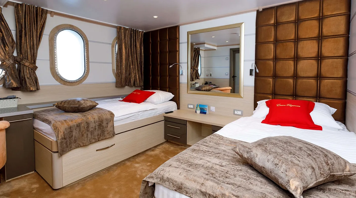 QUEEN ELEGANZA Twin cabin