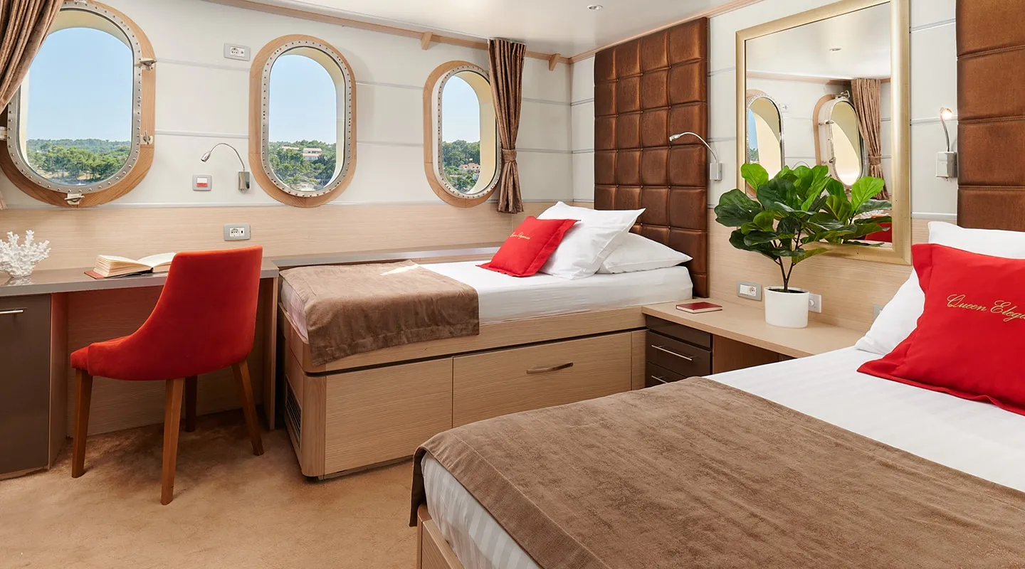 QUEEN ELEGANZA Twin cabin