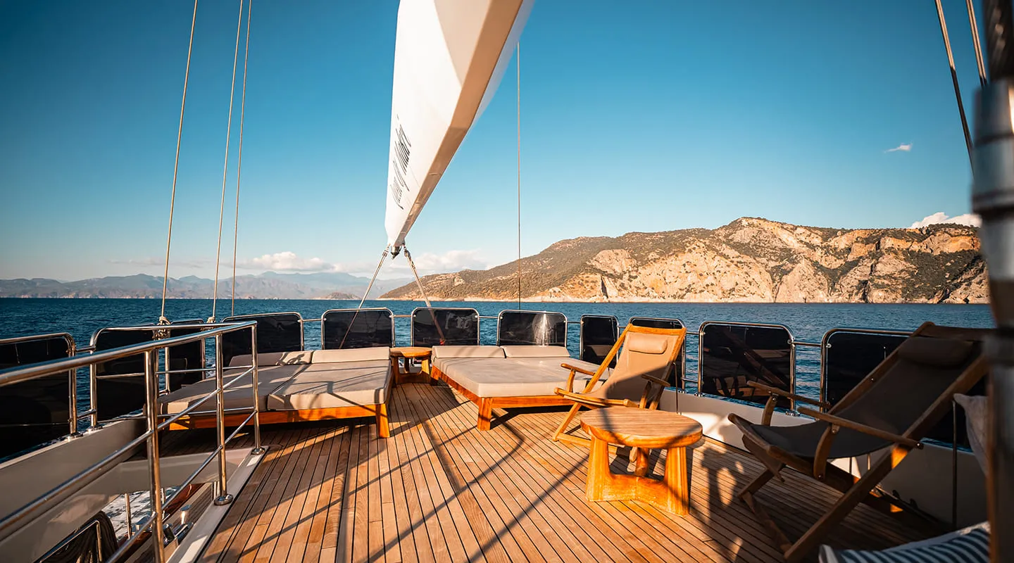 QUEEN OF MAKRI Flybridge