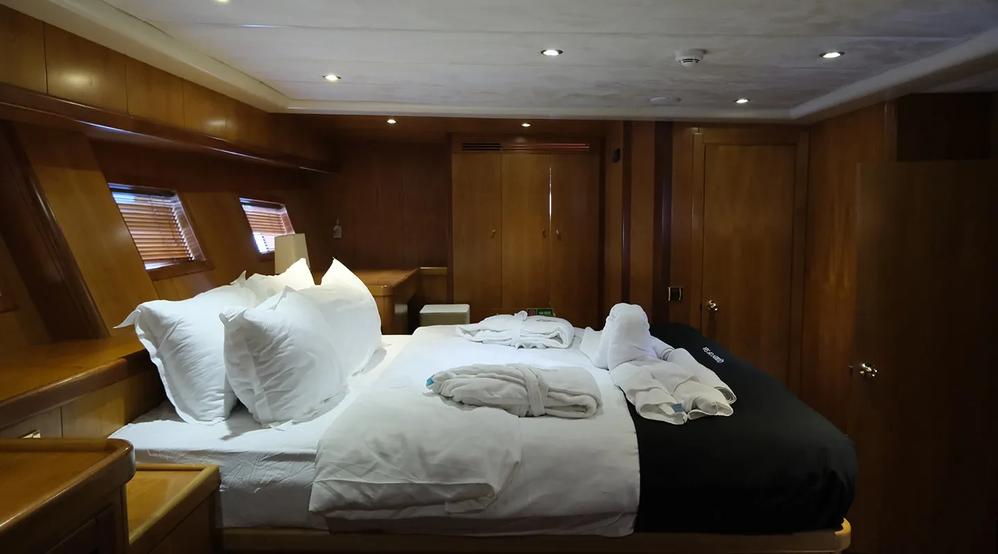 QUEEN OF SEA Master cabin