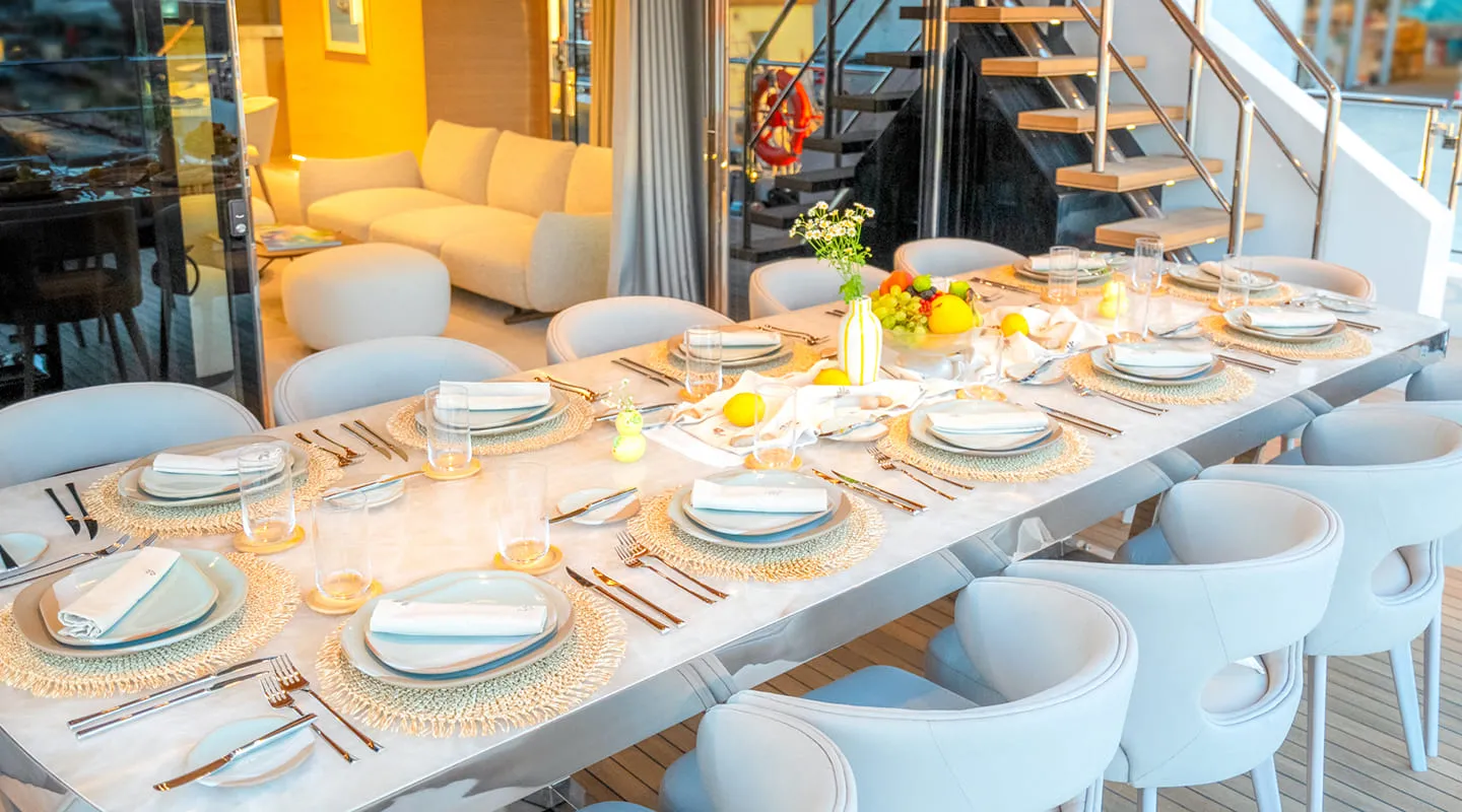 RENATA Main deck aft alfresco