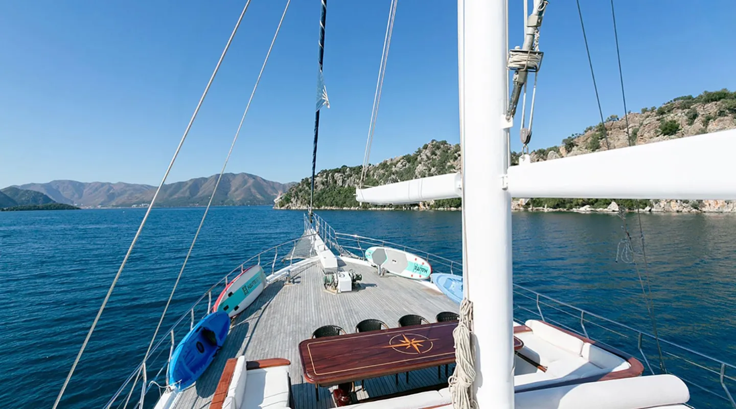SARAYLI 1 Bow deck