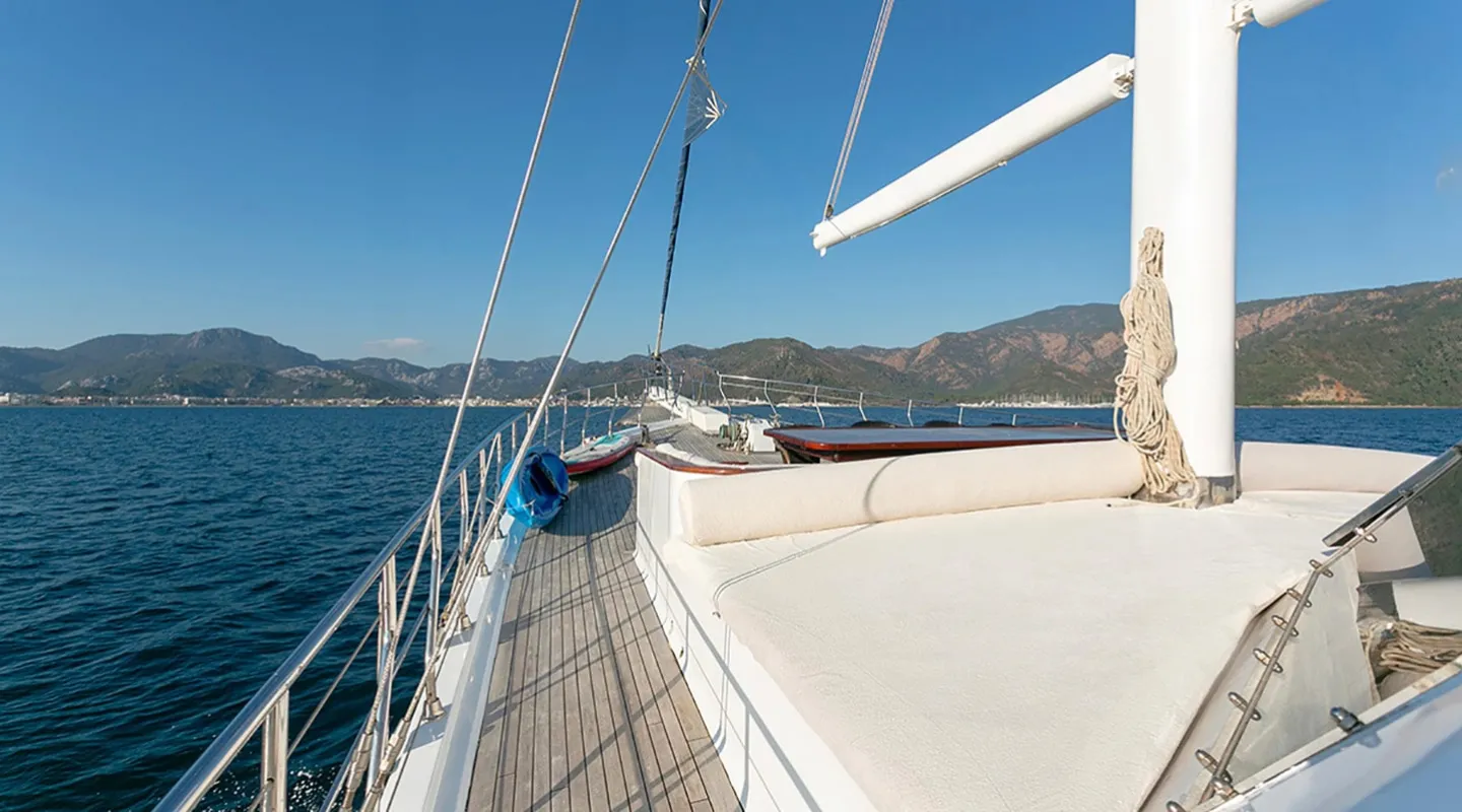 SARAYLI 1 Bow deck