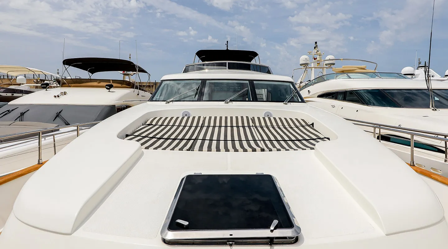SERENITY III Bow deck