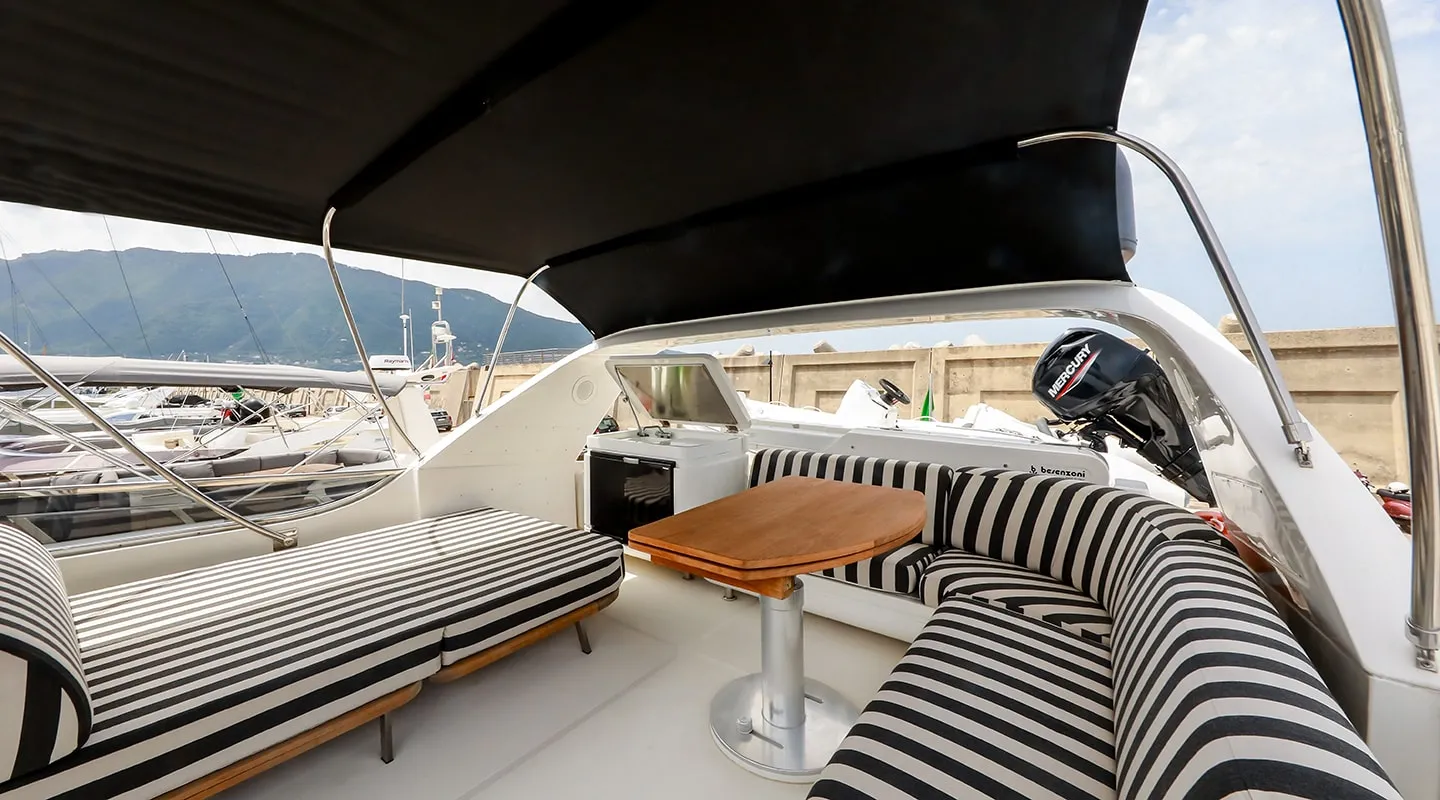 SERENITY III Flybridge
