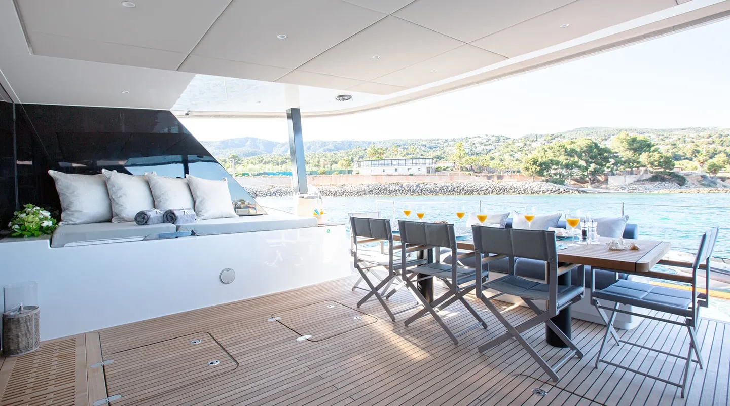 SUN BREEZE Aft deck