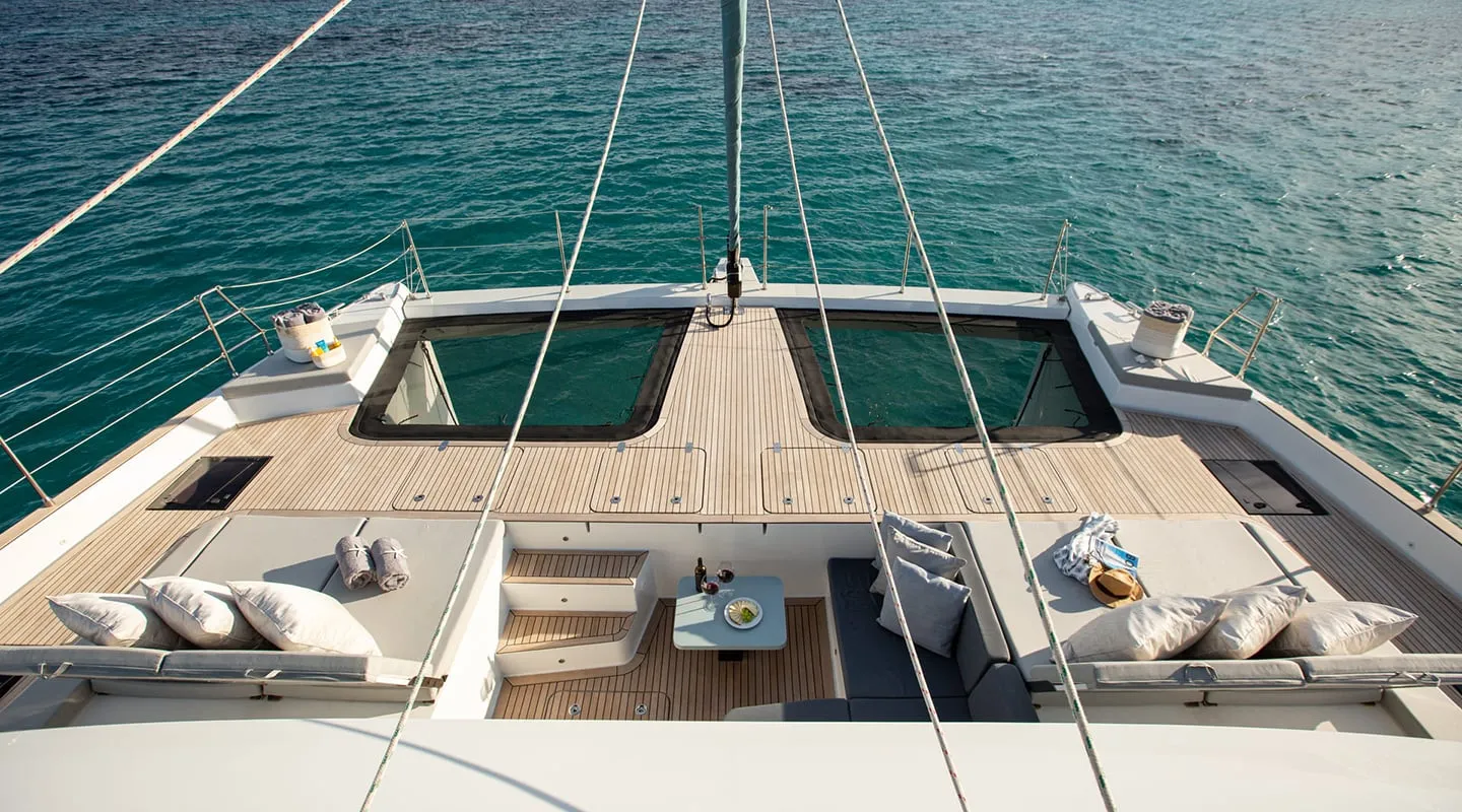 SUN BREEZE Bow deck