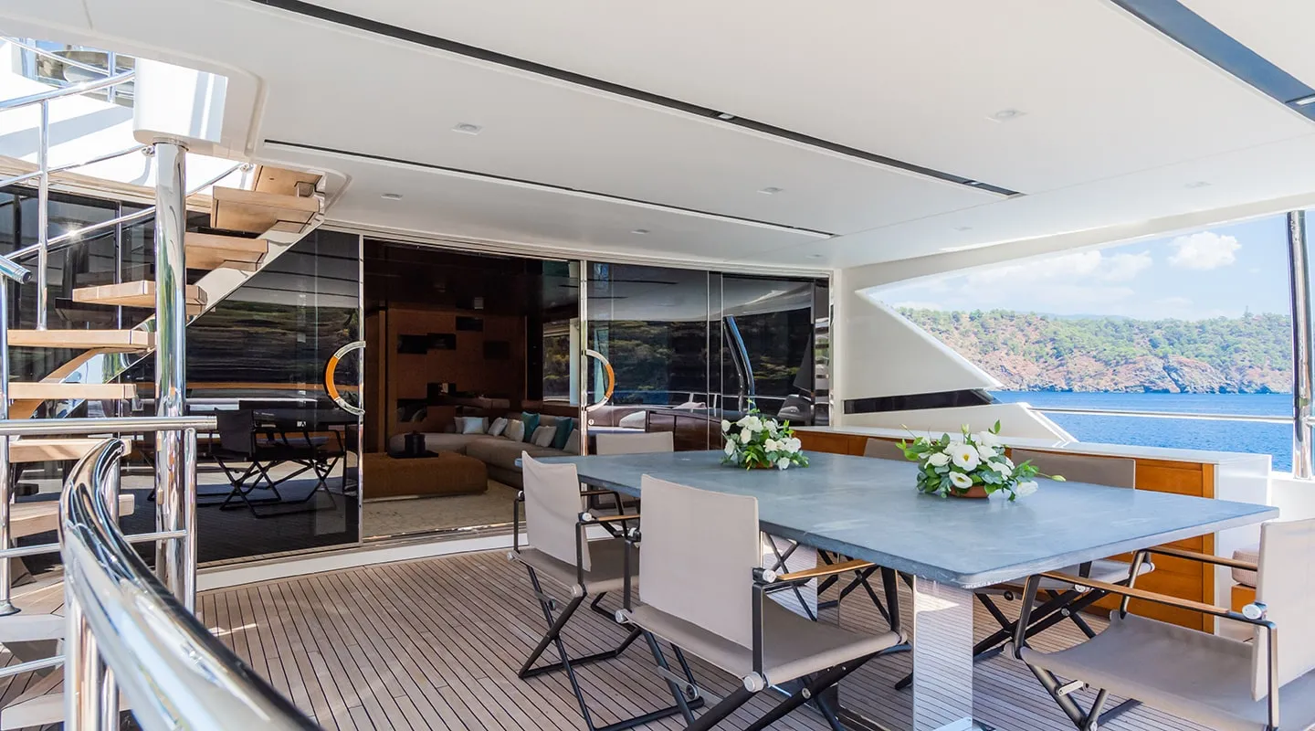 TAKARA ONE Aft deck