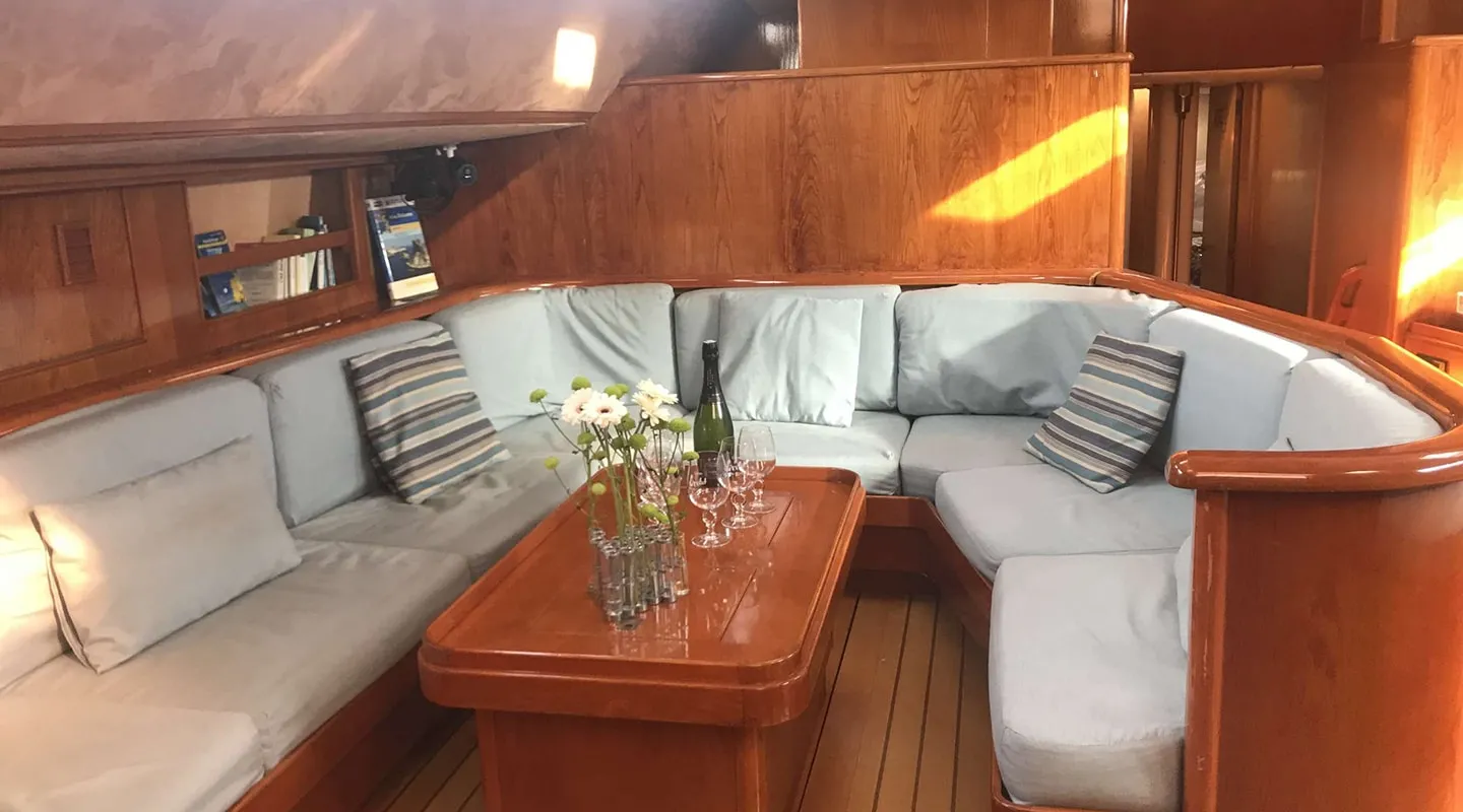 TANANA Saloon