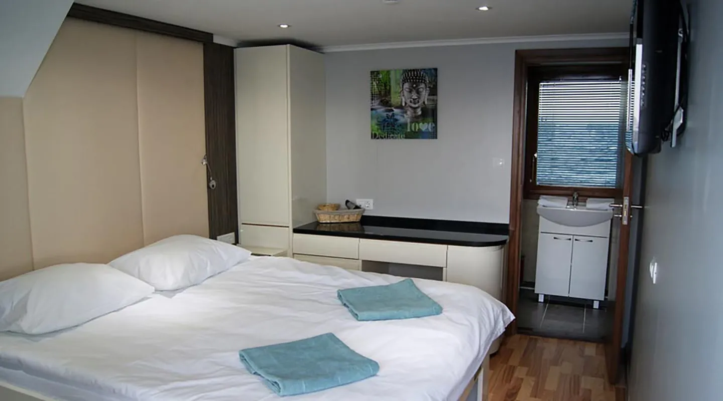 TEMPERA Double cabin