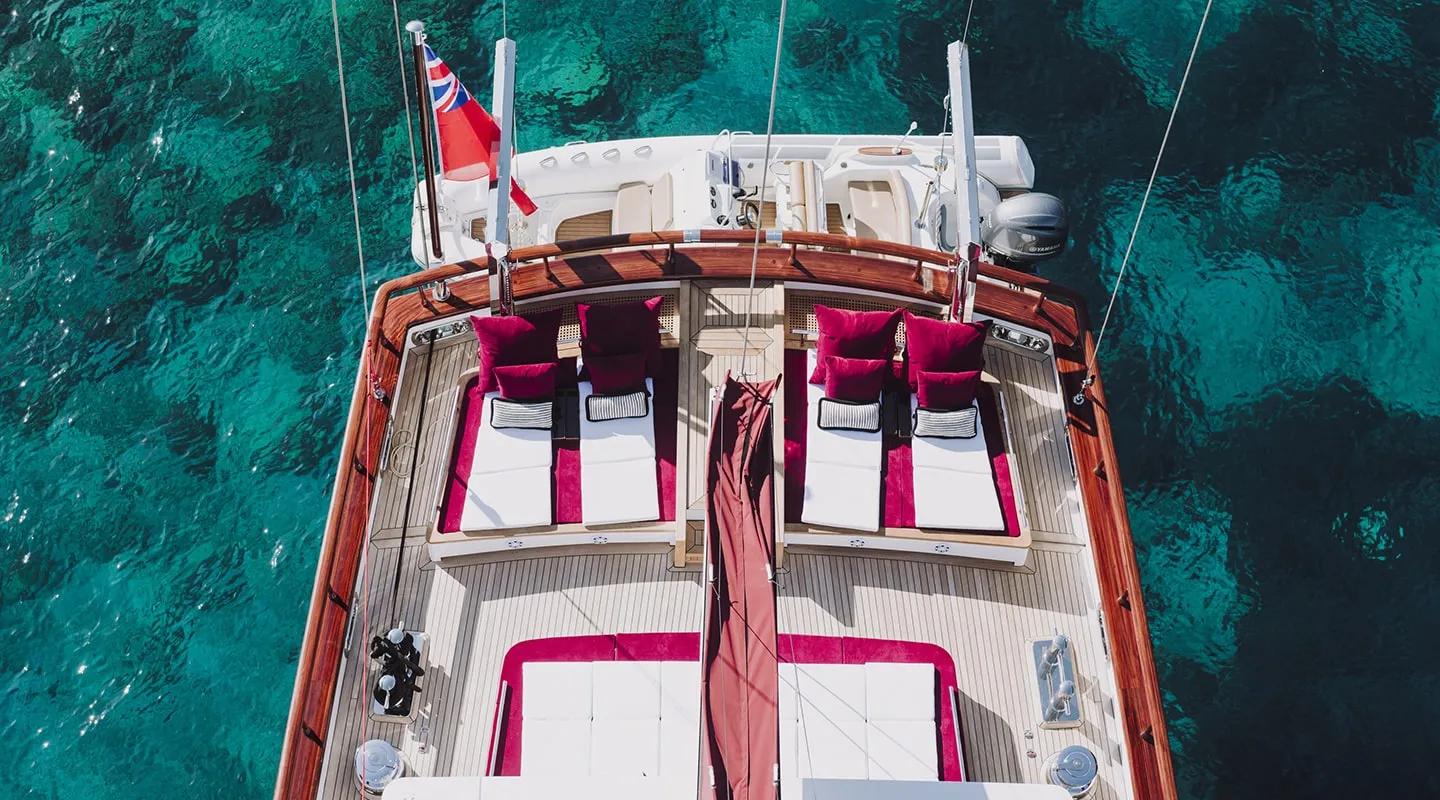 THAT'S AMORE Aft deck
