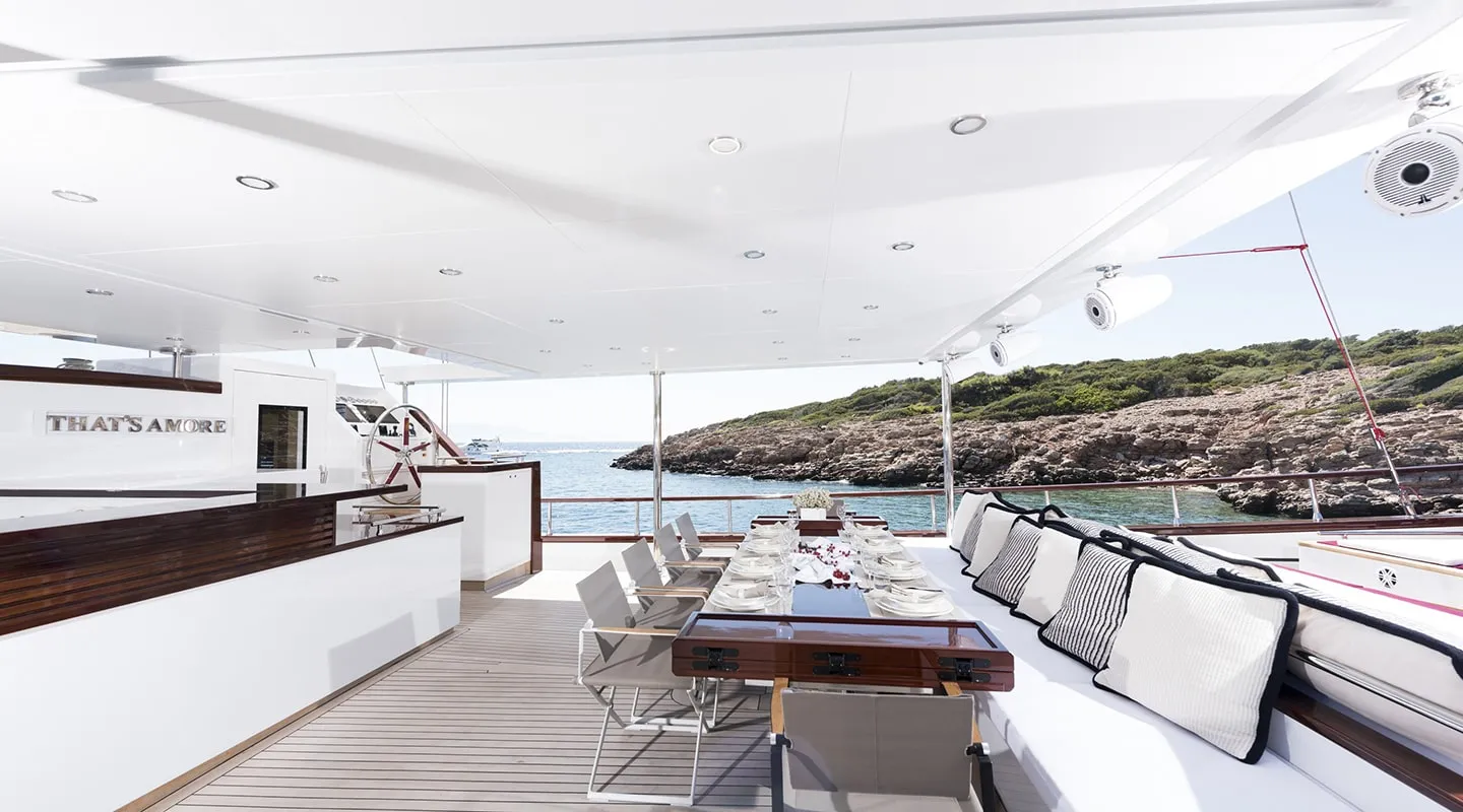 THAT'S AMORE Aft deck
