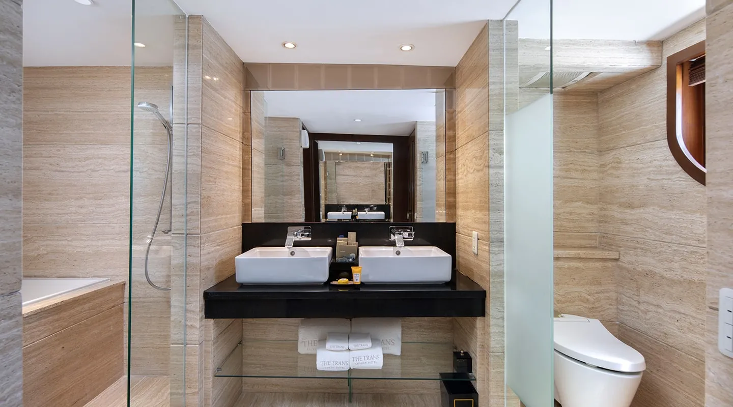 THE TRANS LUXURY YACHT Bathroom