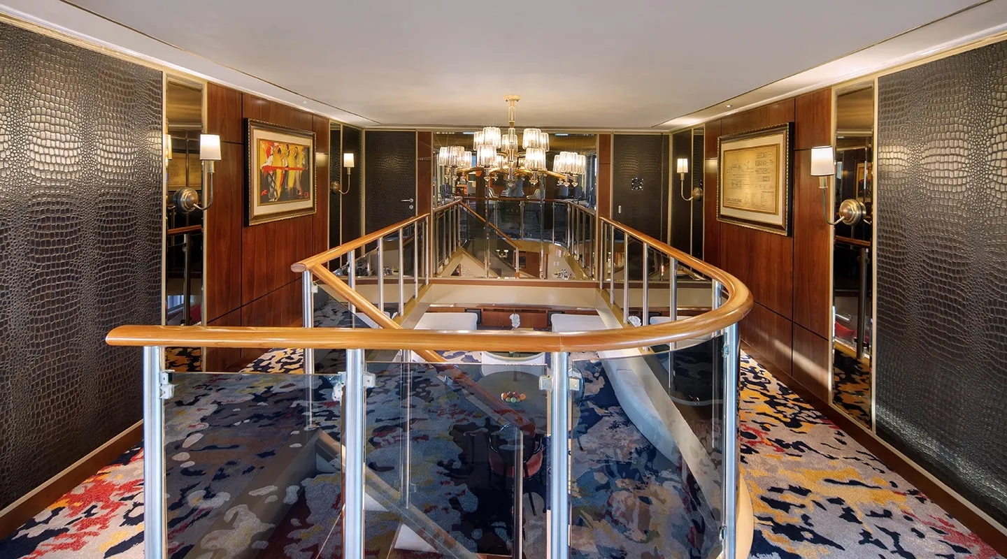 THE TRANS LUXURY YACHT Hallway