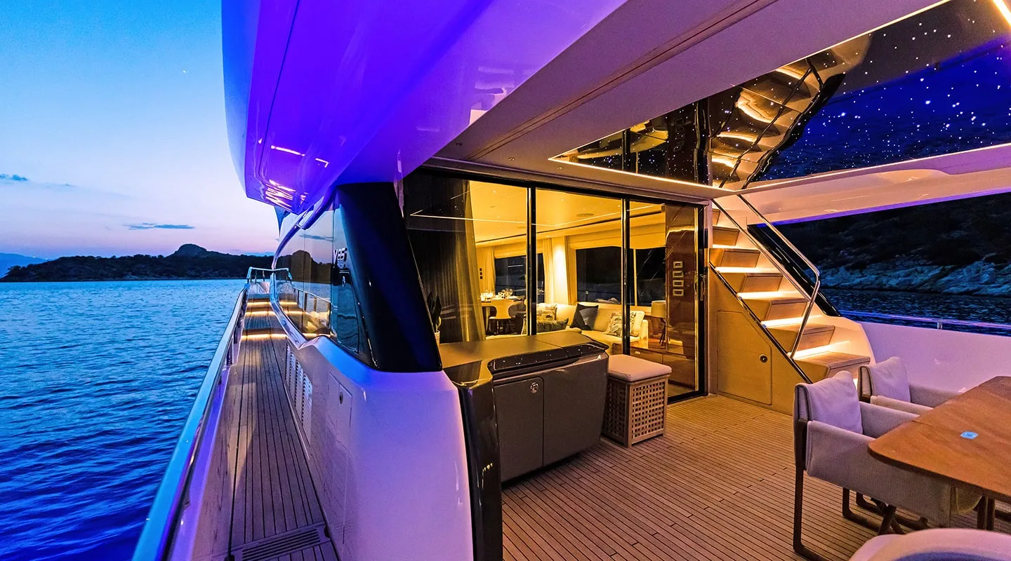 VISTA Aft deck