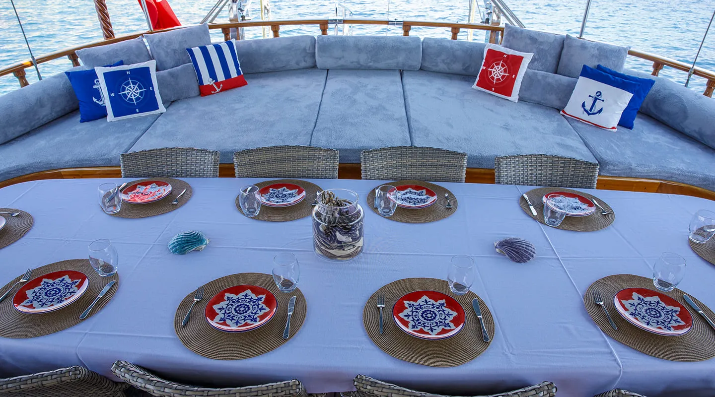 YA SELAM Table decoration
