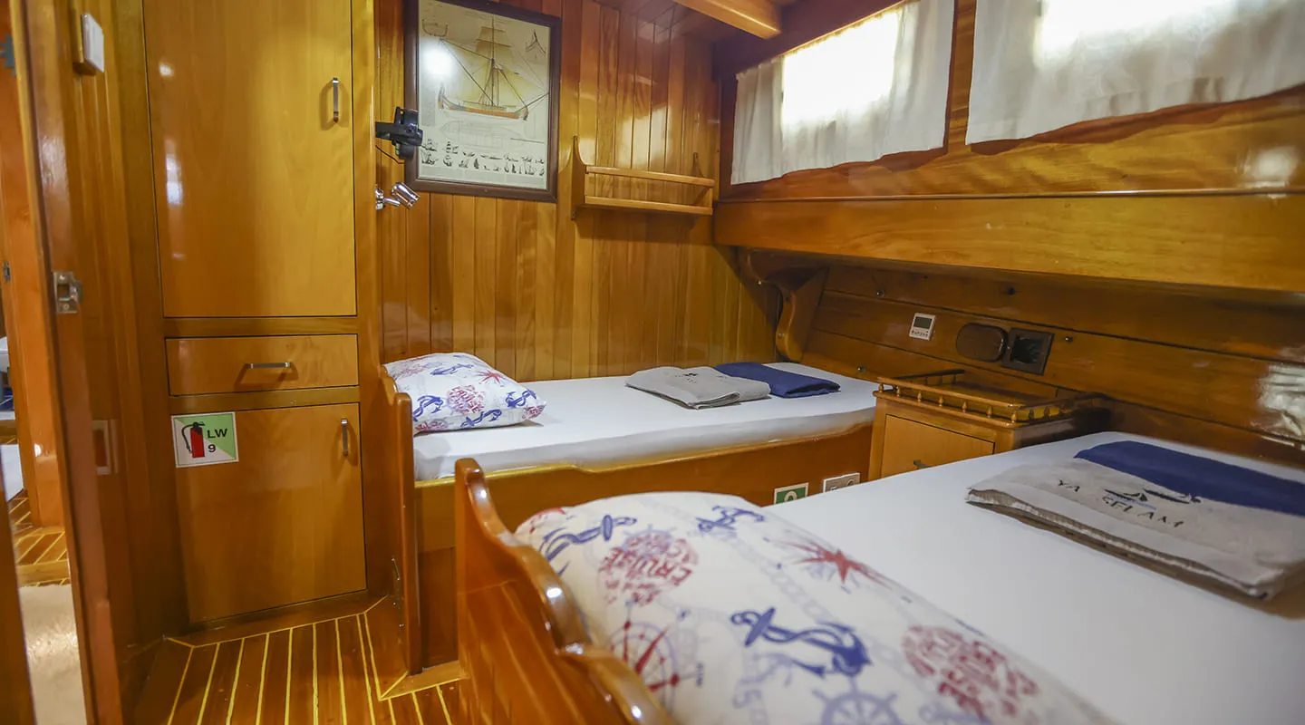 YA SELAM Twin cabin
