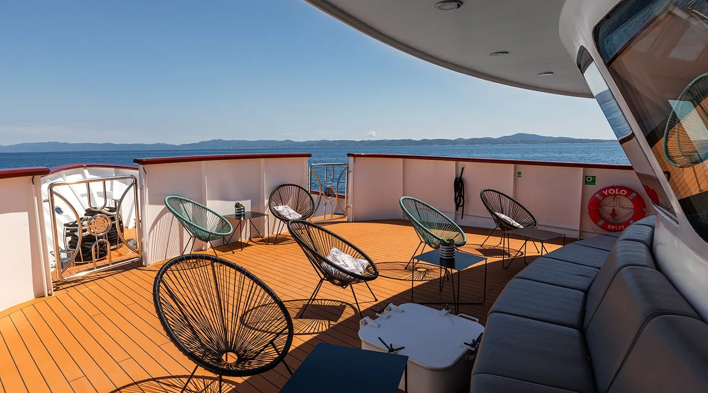 YOLO Lounge area
