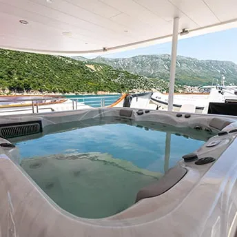 CRISTAL Jacuzzi