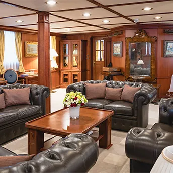 SEAGULL 2 Saloon