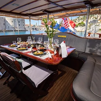 VIVERE Aft deck