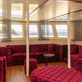 YOLO Lounge area