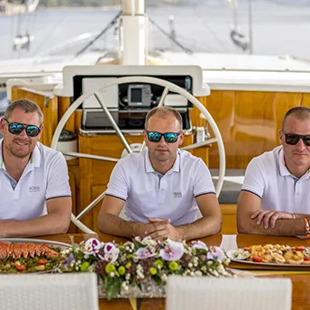 ANĐEO Crew at your service