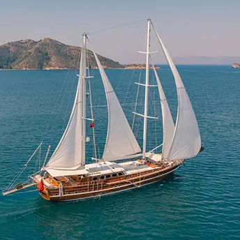 It’s all orchestrated by Lycian Queen’s experienced crew