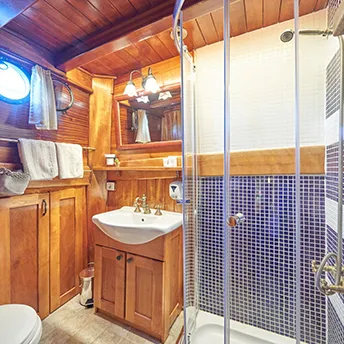 Rustic luxury for the modern voyager